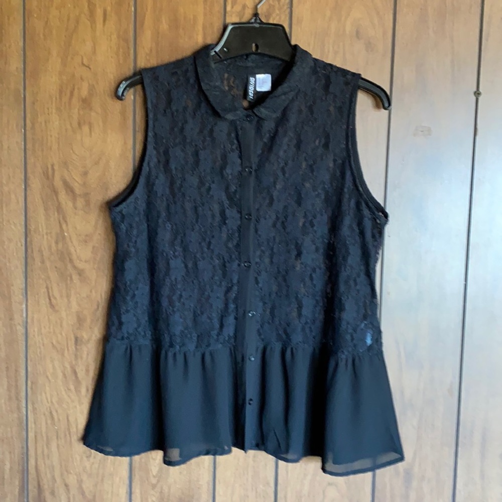 Lace button down tank style Top